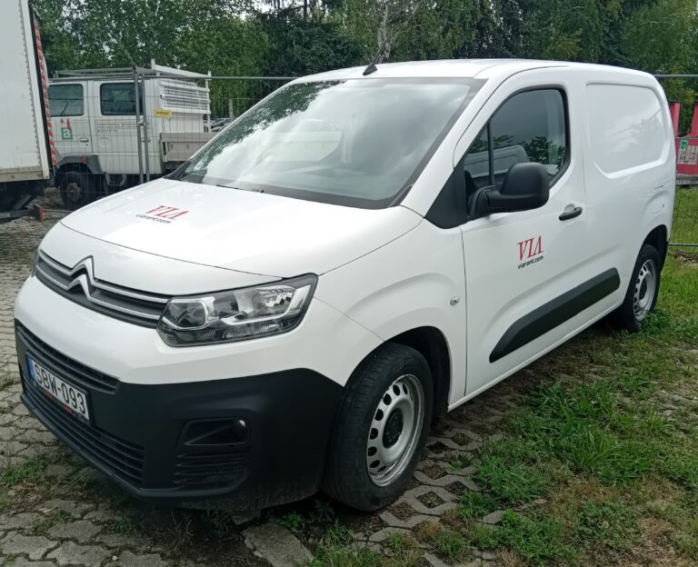 Citroen Berlingo 1.5 BlueHDI 100 Club M (3 személyes)