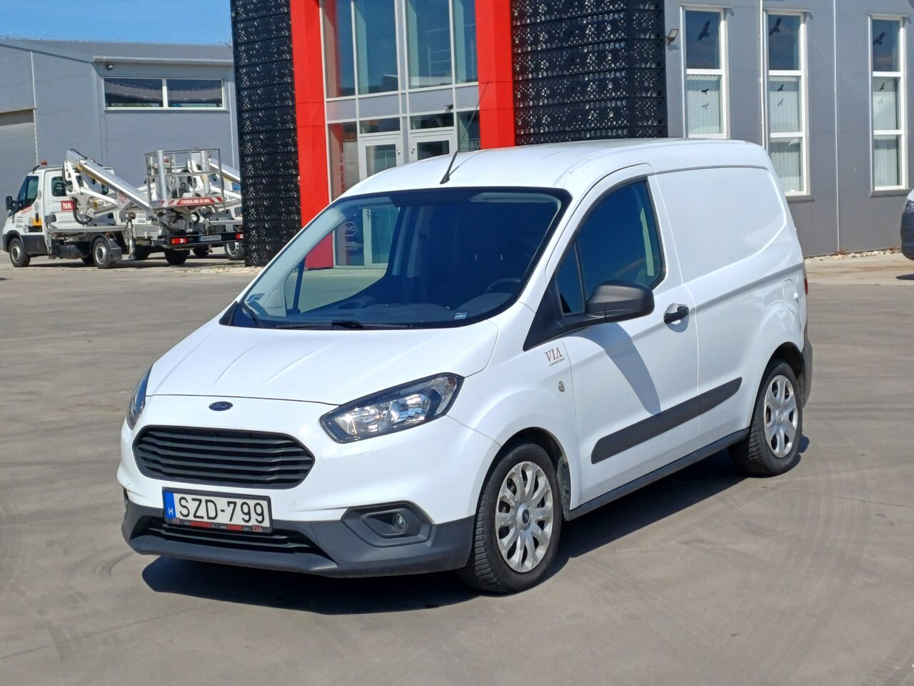 Ford TRANSIT Courier Trend 1.5 74KW SZD-799